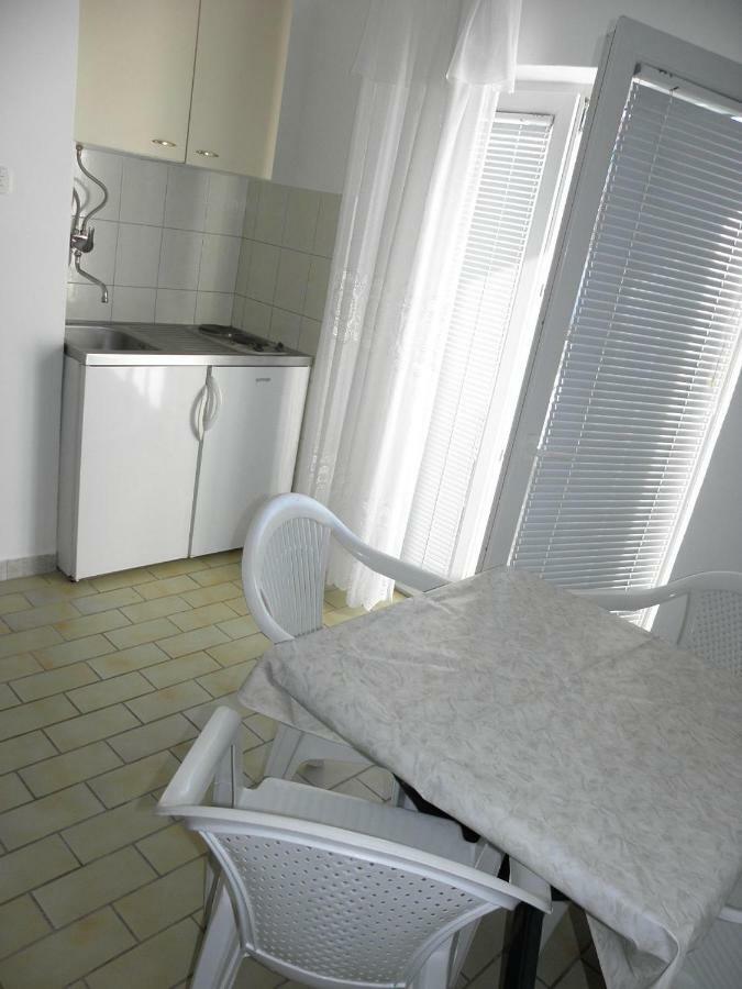 Apartments Fabijan - 50M From Sea Povljana Eksteriør billede